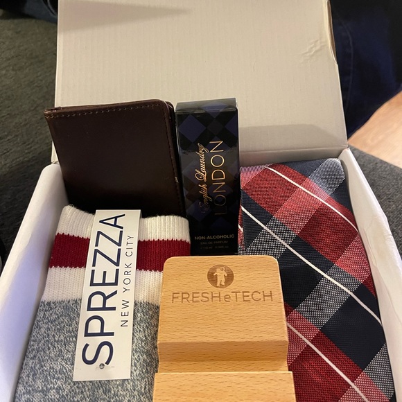 Sprezza Box Mens Curated Accessories Box - Picture 3 of 3